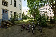 Fahrradständer im Hof